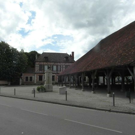 Le Breuil Hotel Piney Buitenkant foto